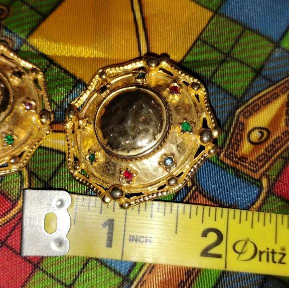 VINTAGE ORNATE GOLD MULTICOLOR RHINESTONE EARRINGS - Picture 5 of 7